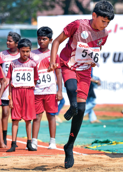 14 വയസിന് താഴെയുള്ള കുട്ടികളുടെ സ്ന്റാന്റിങ് ജമ്പില്‍ മത്സരിക്കുന്ന  കാസര്‍​കോടിന്റെ  ആദില്‍ മുഹമ്മദ്