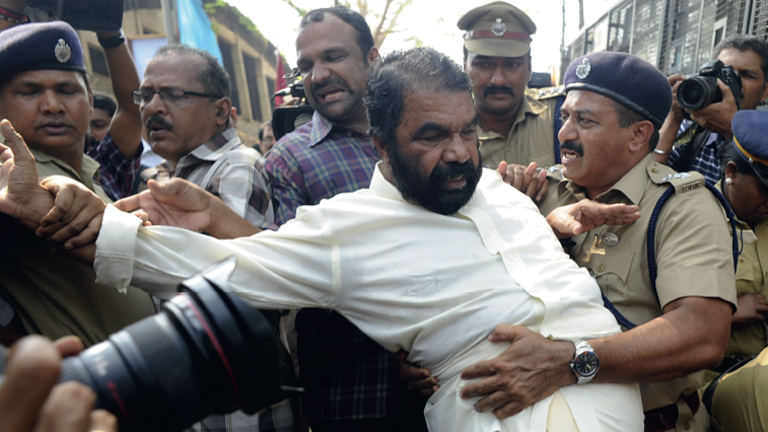 കെ ബാബുവിന്റെ രാജിയാവശ്യപ്പെട്ട് നടത്തിയ ധർണ ഉദ്ഘാടനം ചെയ്യാനെത്തിയ വി ശിവൻകുട്ടിയെ പൊലീസ്  അറസ്റ്റ്  ചെയ്തപ്പോൾ    (ഫയൽചിത്രം)