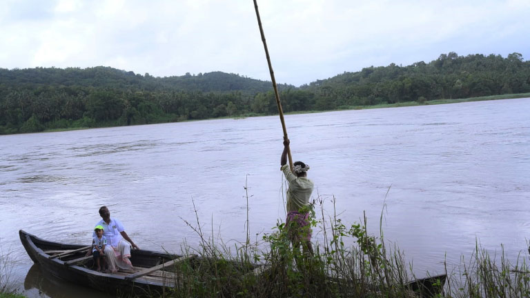 ഭാരതപ്പുഴയുടെയും തൂതപ്പുഴയുടെയും  സംഗമ സ്ഥാനം. കൂടല്ലൂരിൽ നിന്നുള്ള ദൃശ്യം