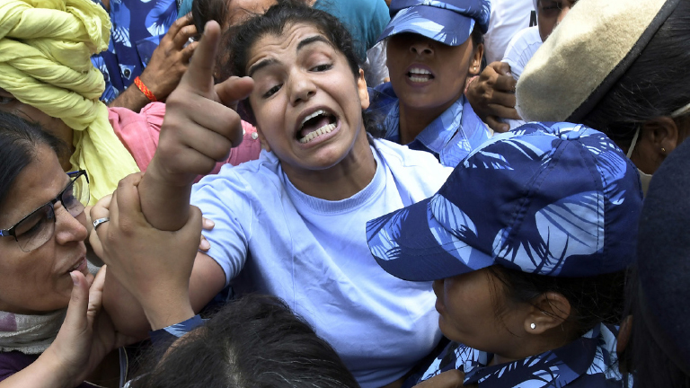 ഗുസ്തി താരം സാക്ഷി മാലിക് സമരമുഖത്ത്-ഫോട്ടോ: പി വി സുജിത്