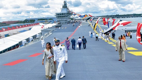 INS Vikrant joined the Navy  The 1st MiG-29K plane |  Kerala |  Deshabhimani